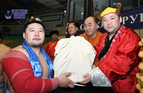 “МАЙДАР БУРХНЫ АВШИГ” БАРИЛДААНД ХУРЦ АРСЛАН Д.АЛТАНЦООЖ ТҮРҮҮЛЛЭЭ